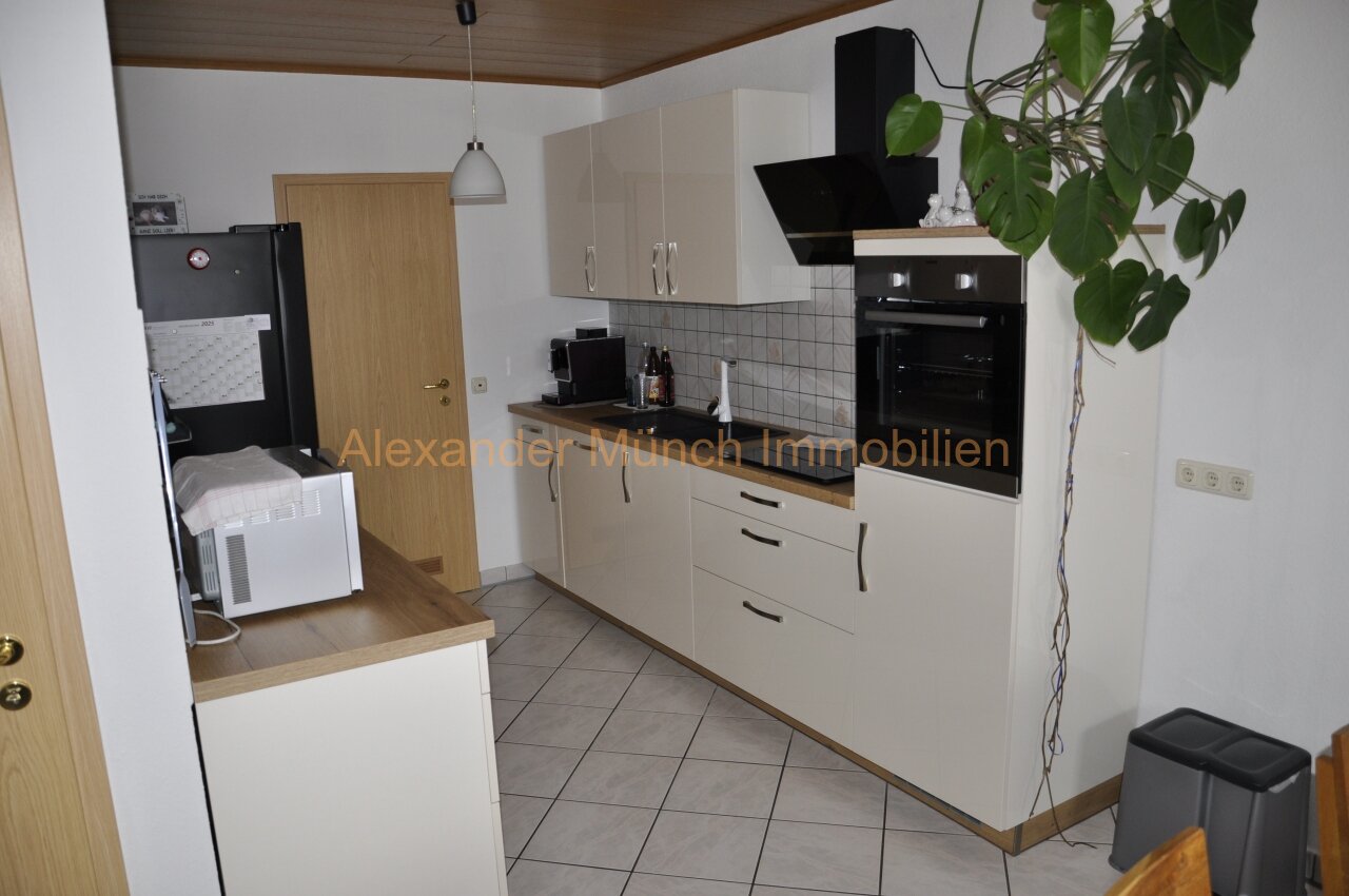 Attraktives Mehrfamilienhaus mit 6 Wohneinheiten als Kapital-Anlageobjekt in Hünstetten!