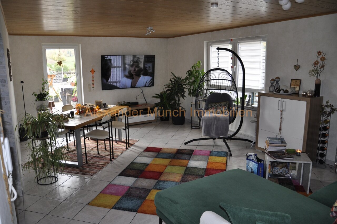 Attraktives Mehrfamilienhaus mit 6 Wohneinheiten als Kapital-Anlageobjekt in Hünstetten!