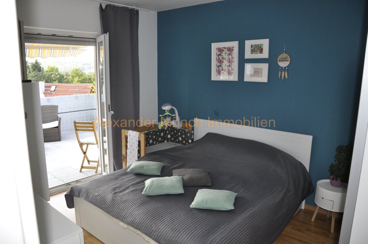 Vermietet - Moderne 3-Zimmer-Dachgeschosswohnung mit Einbauküche + Garage in Kernlage von Görsroth!