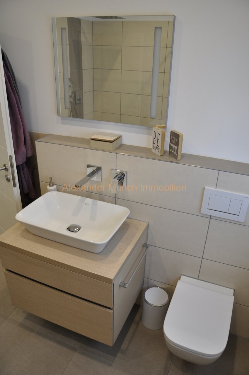 Vermietet - Moderne 3-Zimmer-Dachgeschosswohnung mit Einbauküche + Garage in Kernlage von Görsroth!