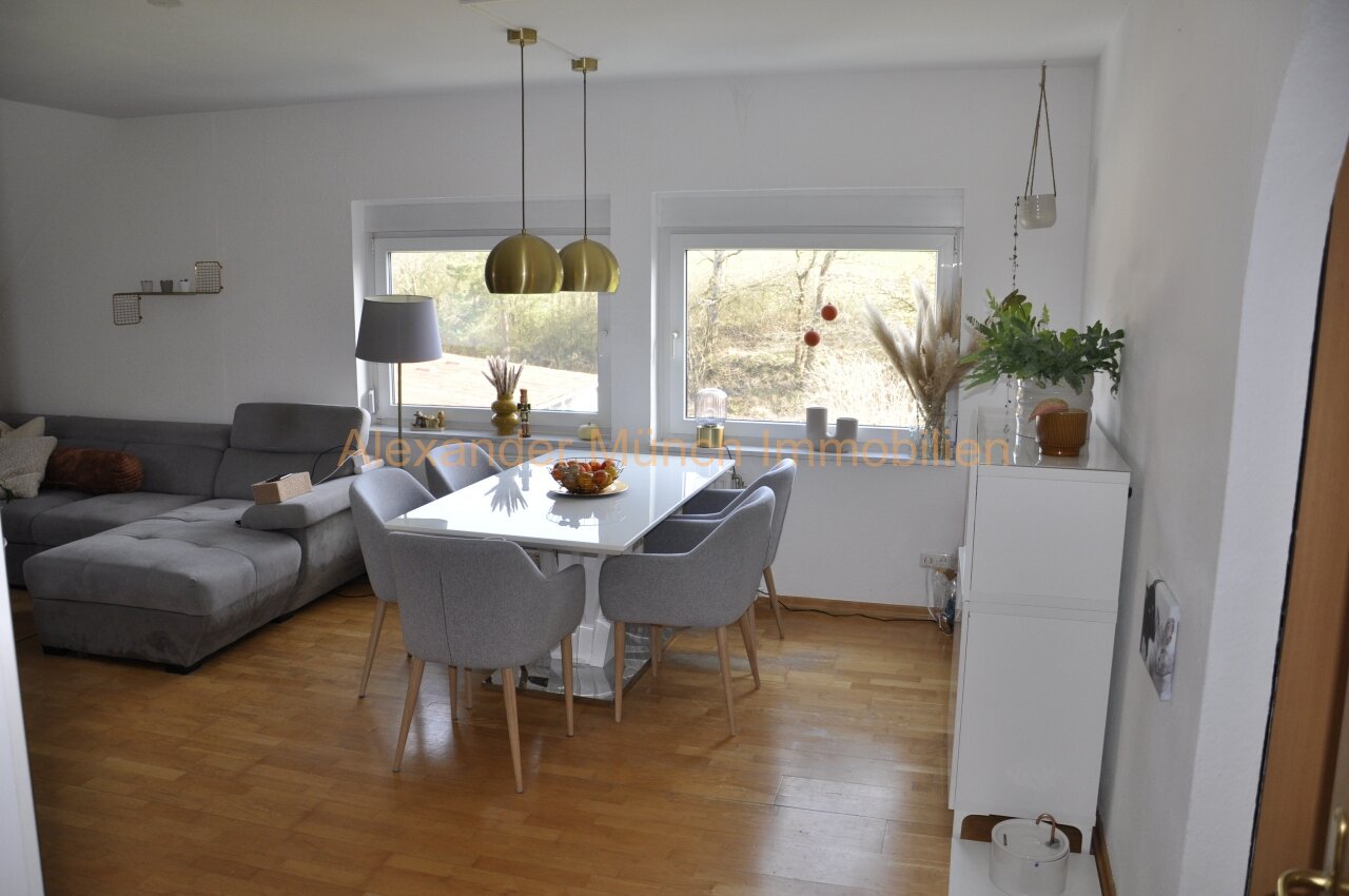 Provisionsfrei-Moderne 3-Zimmer-Dachgeschoss-Maisonettewohnung mit Terrasse und Einzelgarage!