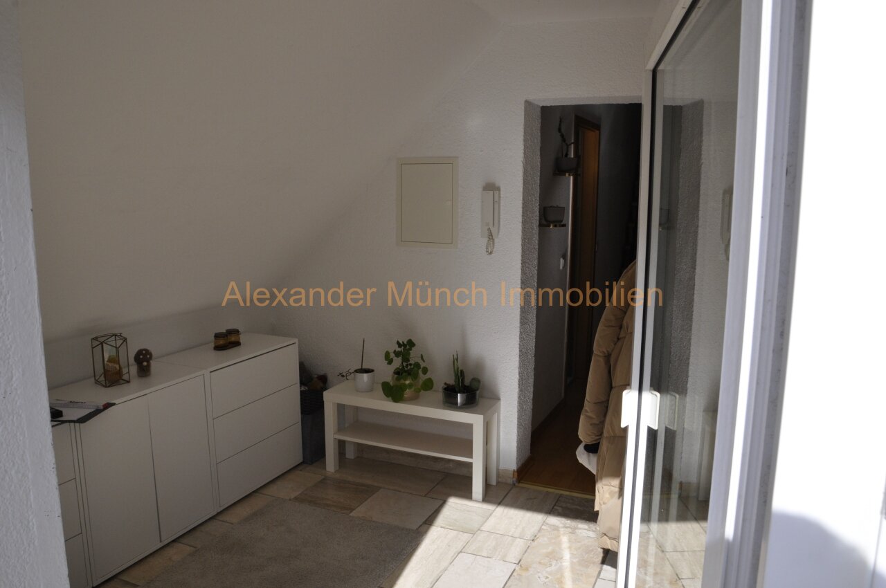 Provisionsfrei-Moderne 3-Zimmer-Dachgeschoss-Maisonettewohnung mit Terrasse und Einzelgarage!