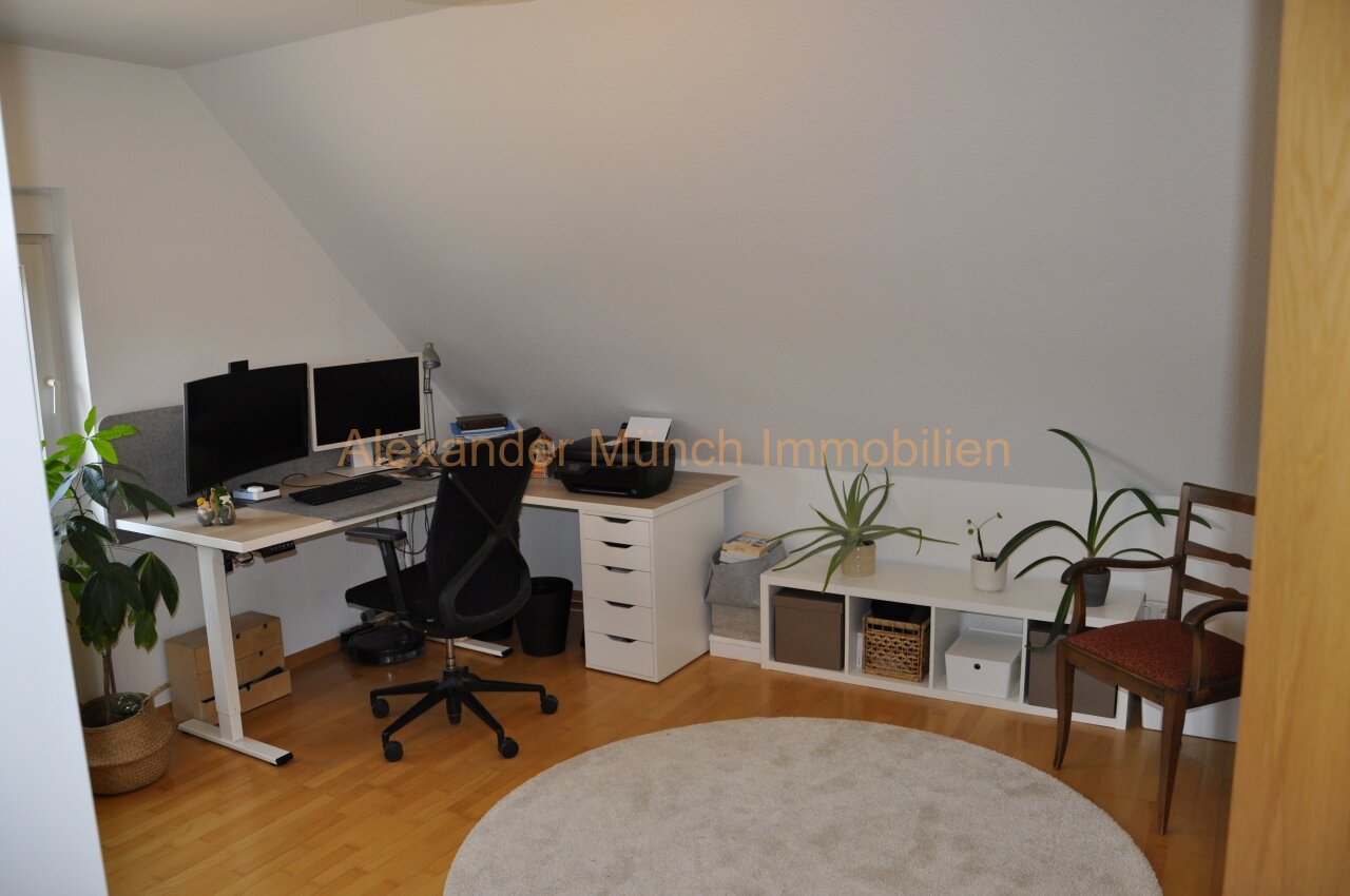 Provisionsfrei-Moderne 3-Zimmer-Dachgeschoss-Maisonettewohnung mit Terrasse und Einzelgarage!