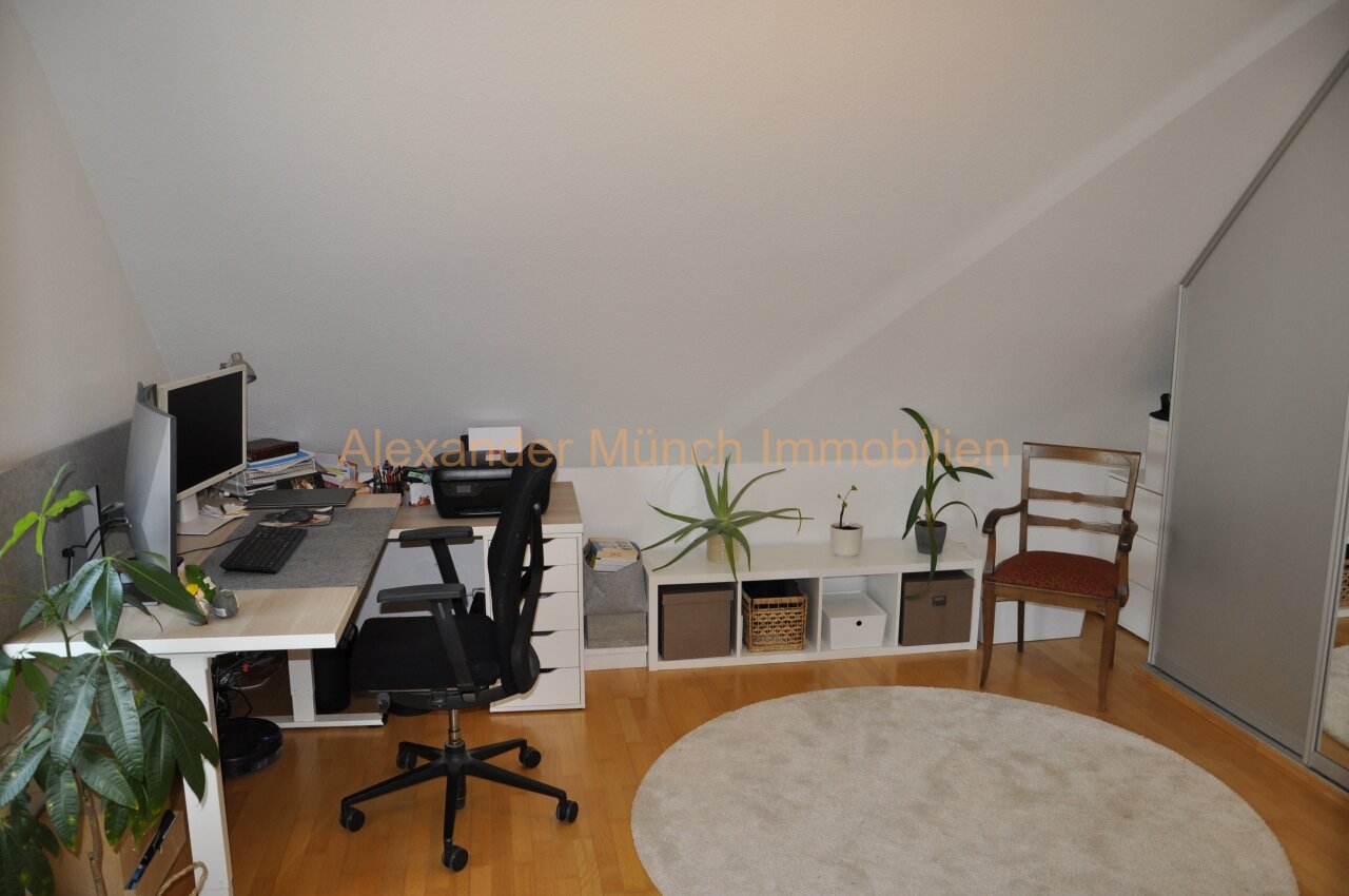 Provisionsfrei-Moderne 3-Zimmer-Dachgeschoss-Maisonettewohnung mit Terrasse und Einzelgarage!