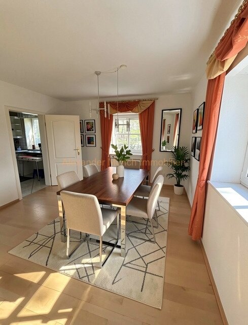 Großzügiges 8-Zimmer-Einfamilienhaus mit Lagegrundstück in Idstein-Stadt!