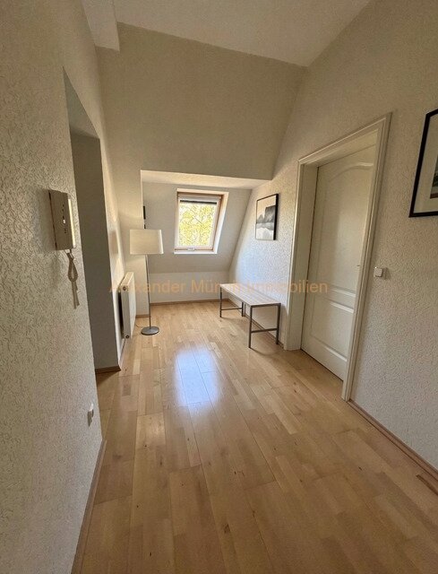 Großzügiges 8-Zimmer-Einfamilienhaus mit Lagegrundstück in Idstein-Stadt!