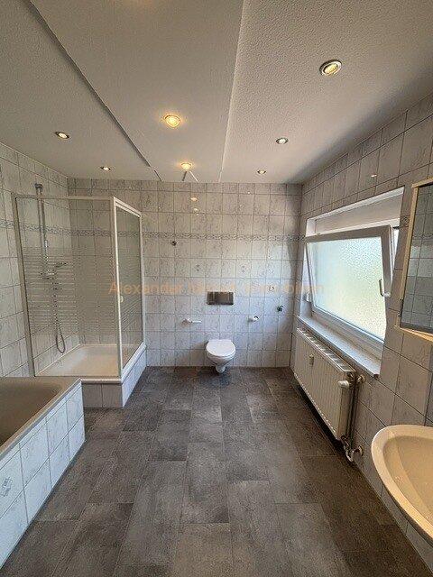 Provisionsfrei-Moderne 3-Zimmer-Maisonettewohnung mit Terrasse und Einzelgarage!